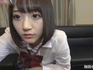 外表清纯内心骚浪淫荡喜欢自己揉搓奶子的小萝莉